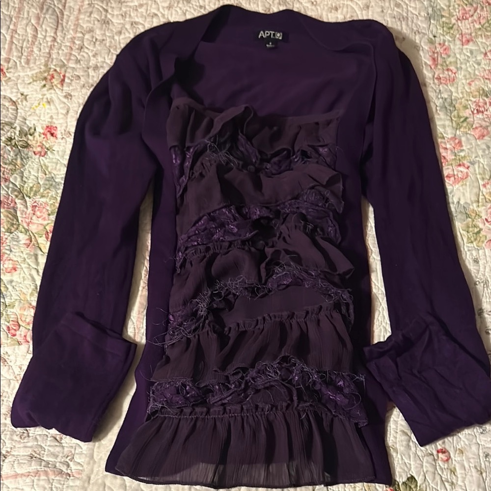 Cute top with fun design on the frontt